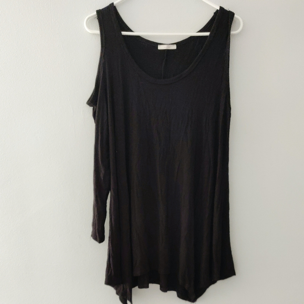 ASYMMETRICAL SLEEVES SHIRT SIZE 1X